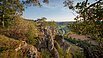 Wanderer auf der Arnsberger Leite am Altmühltal-Panoramaweg